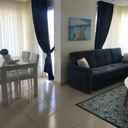 Lory Queen Luxury Алания